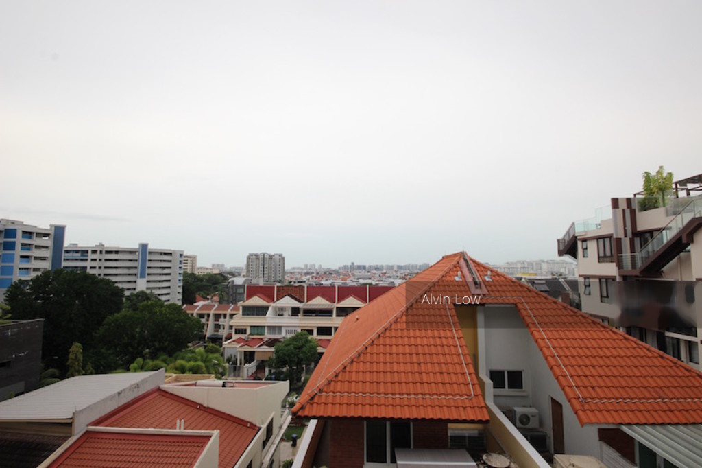 Singa Hills thumbnail photo